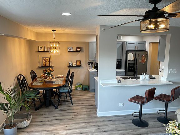 3rd image of 1009 Buccaneer Dr APT 6-02