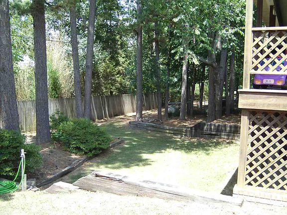 4th image of 2514 Lakewood Dr
