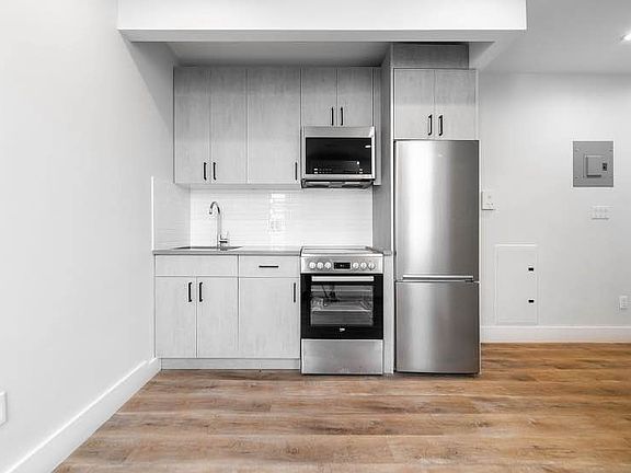 5th image of 1369 Saint Johns Pl #5D