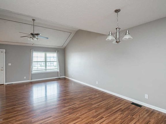 4th image of 594 Deer Park Way