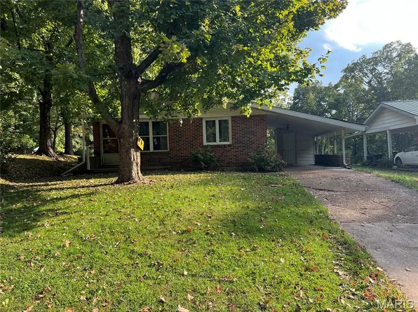 1027 Highland Dr, Jackson, MO 63755