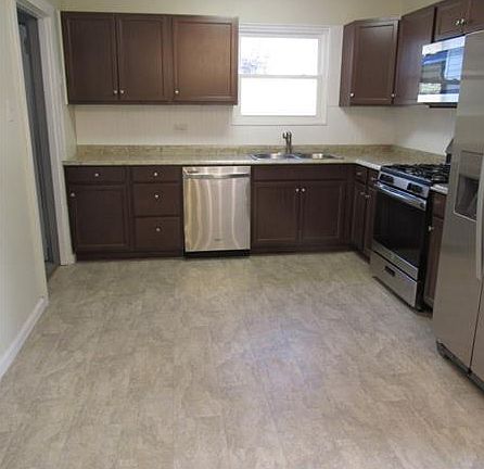 2nd image of 14 Zeller St
