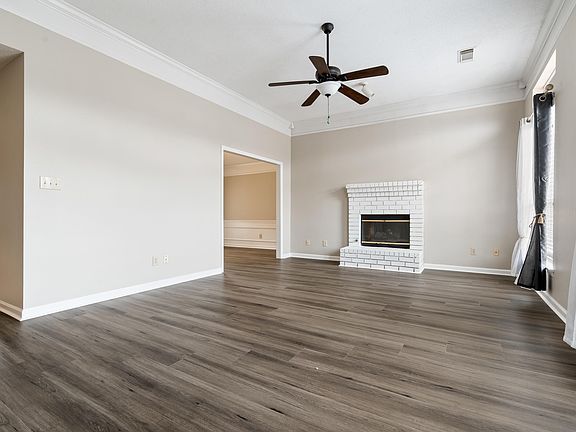 4th image of 111 Stratshire Ln