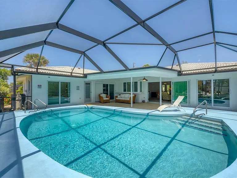 5585 Contento Dr — Photo 22
