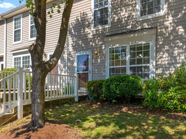 125 Waterbury Ct, Charlottesville, VA 22902