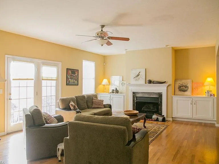8430 Chester Pkwy — Photo 7