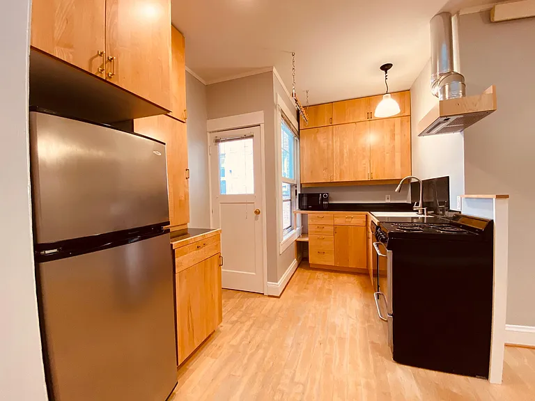 2354 NW Glisan St #7 — Photo 11