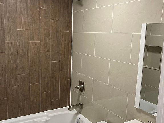 4th image of 102-09 217th St Floor 2