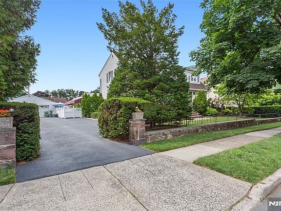 2nd image of 2 Martha Ave