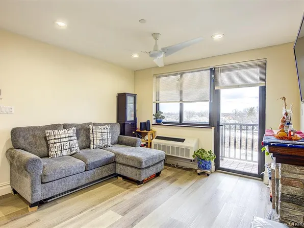 135-46 Grand Central Parkway South Sr image 5 of 17