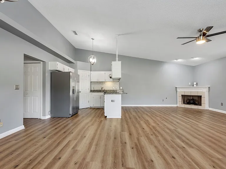 2432 Needle Palm Way — Photo 5