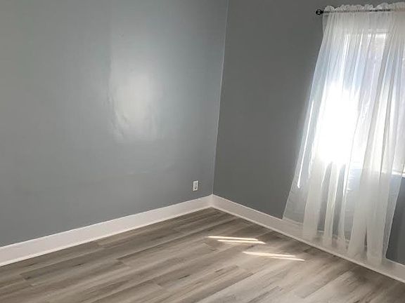 4th image of 916 N Watson Ave #11