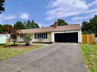 25 W Crystal Brook Dr, Springfield, MA 01118