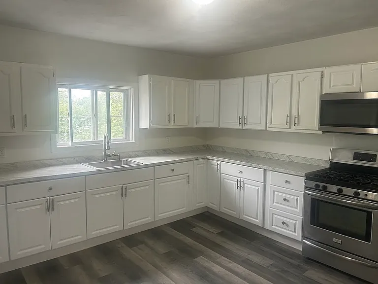 111 Knowles St #2 — Photo 8