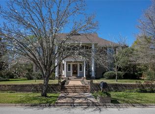 8606 Rosewood Dr, College Station, TX 77845