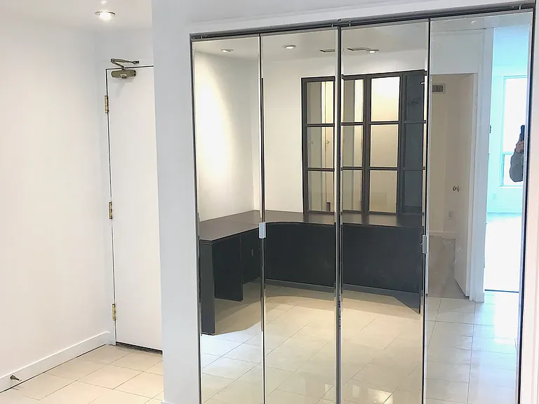 92 King St E #1402 — Photo 4