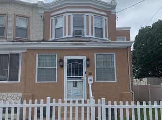 53 S 28th St, Camden, NJ 08105