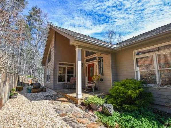 438 Deerpath Dr, Sautee Nacoochee, GA 30571