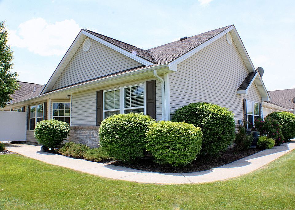 1st image of 303 Rose Hill Ln