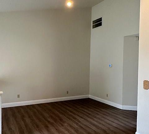 4th image of 999 Porter Ave APT 3