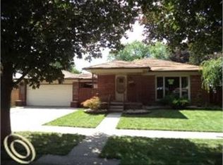 2420 Ferris Ave, Lincoln Park, MI 48146