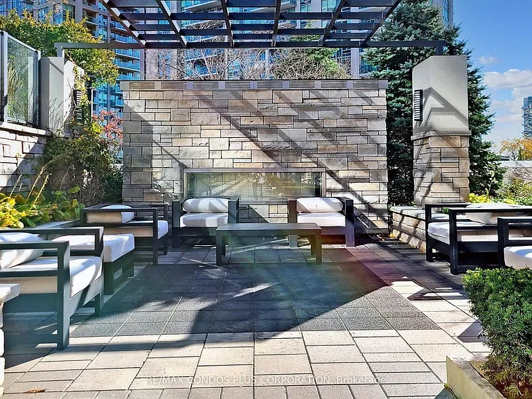 5 Sheppard Ave E #3721 — Photo 17