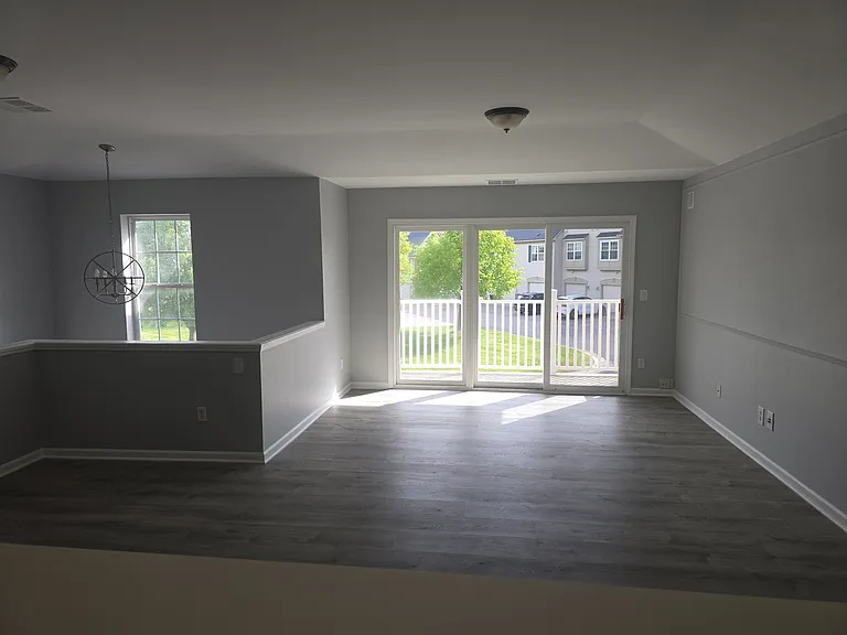 4046 Kirkway Ct — Photo 2