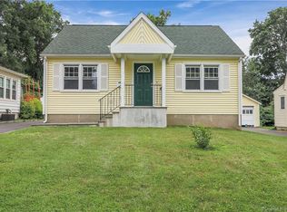 3 Pershing St, Norwalk, CT 06851