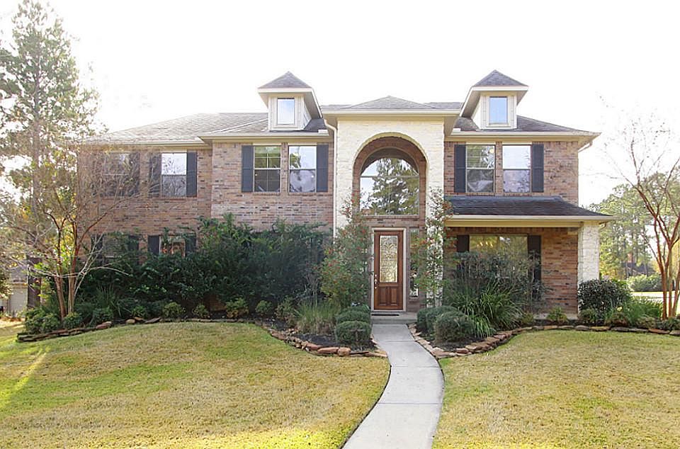 Welcome home to 12415 Hawkin Court - an inviting well- designed spacious home in the prestigious Mostyn Manor Community