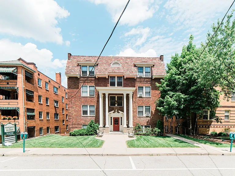 Apartments On Academy — Photo 6
