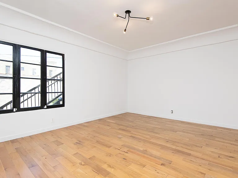 409 N Genesee Ave #3 — Photo 6