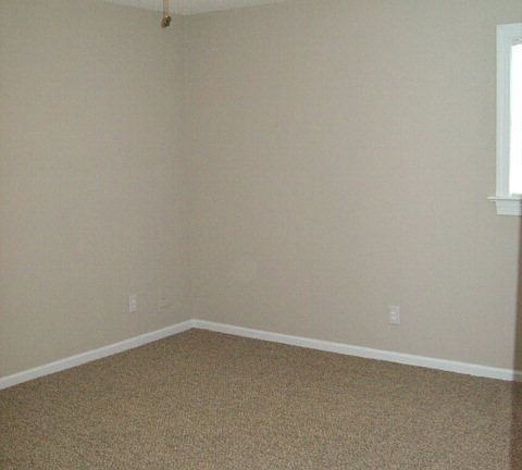 2nd image of 208 Shaw Ct