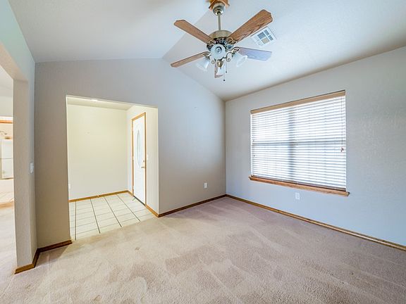 5th image of 913 E Emma Ln