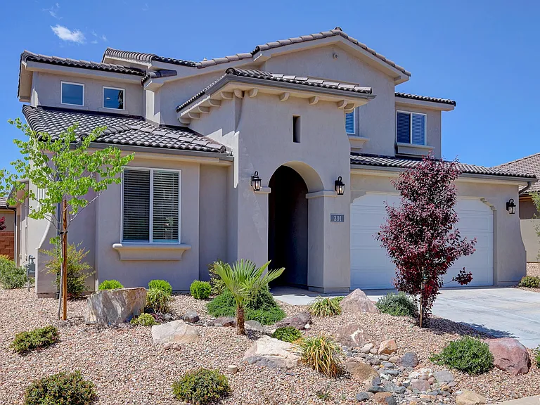 301 N Ladera Dr — Photo 1