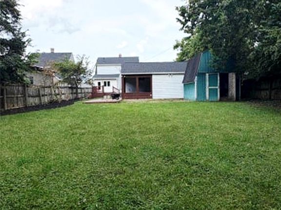 4th image of 1108 E Main St
