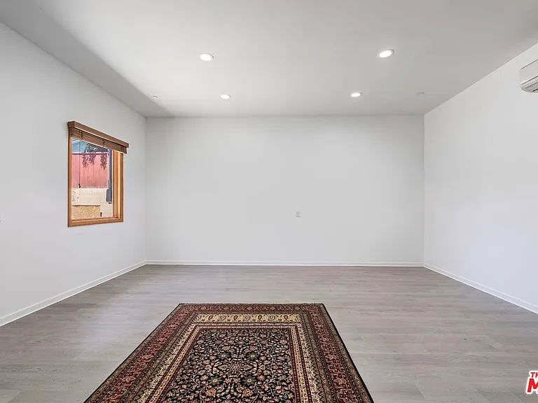6440 W 87th Pl — Photo 32