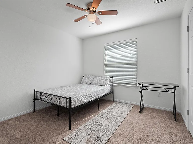 325 La Joya Pass — Photo 31
