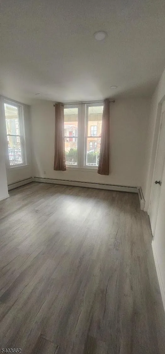 1 bed, 1.0 bath, $1,850 — Photo 2