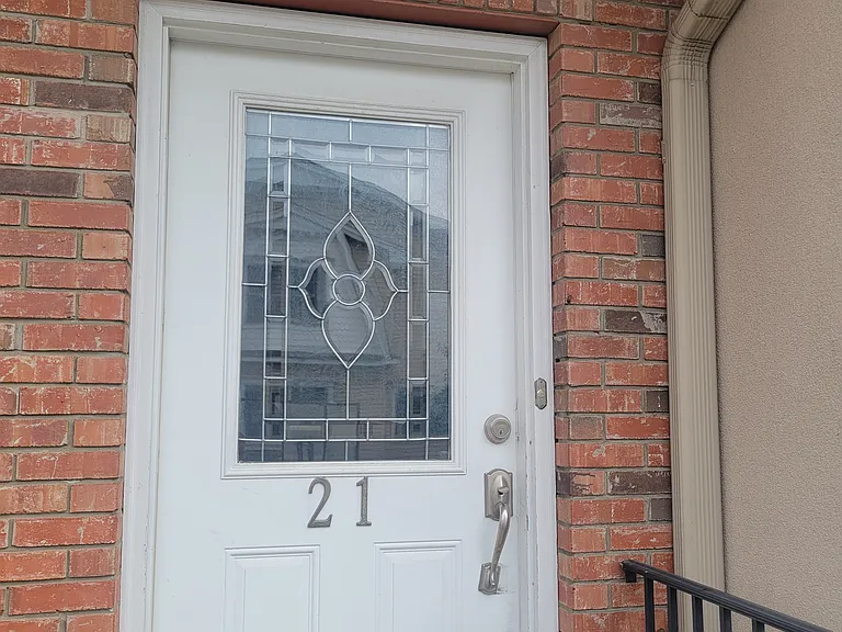 21 Michael Ln #21 — Photo 2