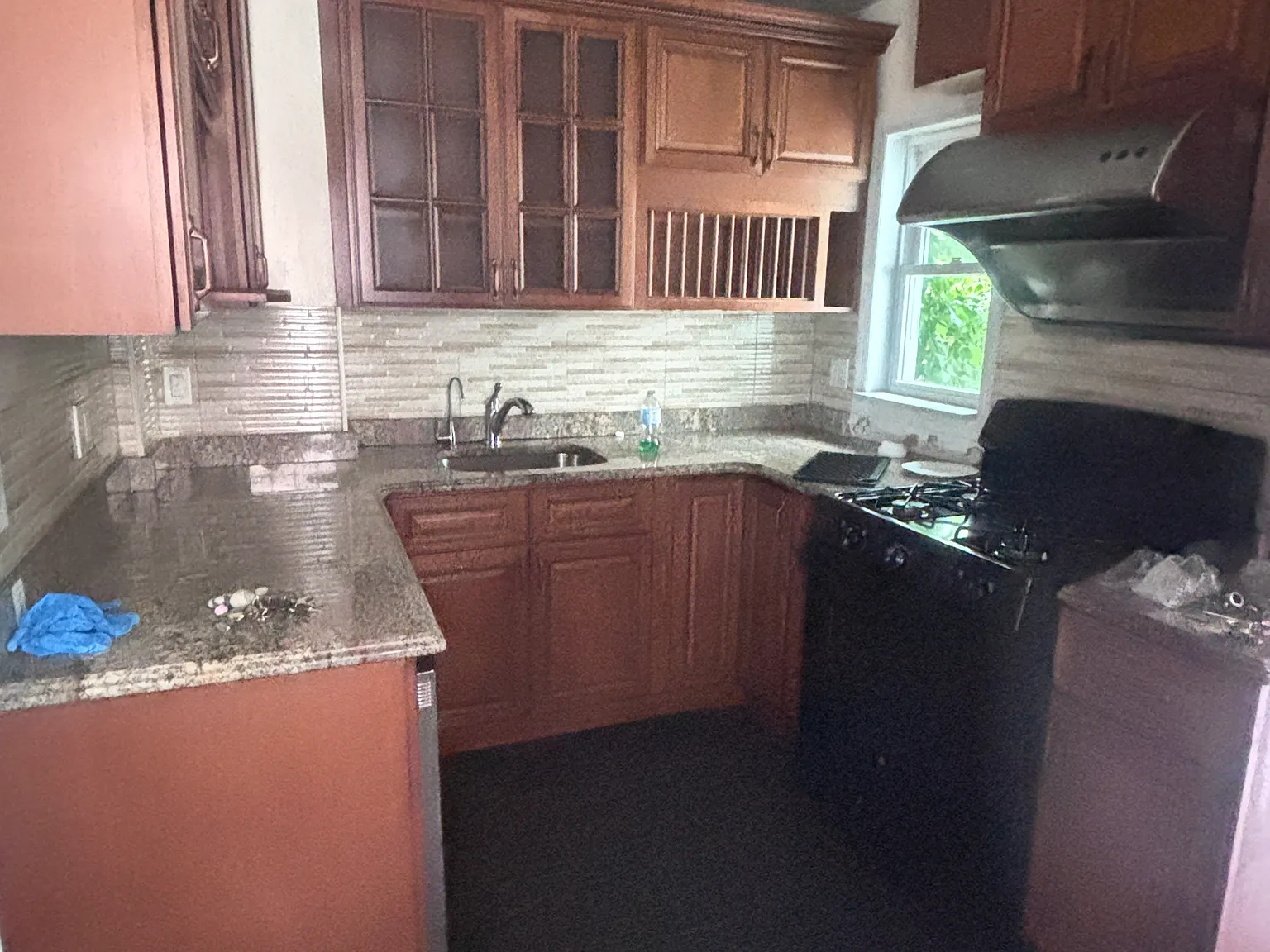 3 bed, 1300 sqft, $3,400 — Photo 3