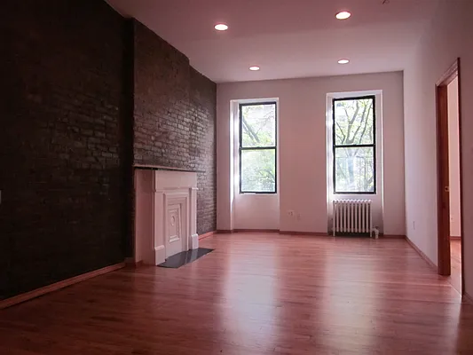 Rented by Metropolitan Equities | media 9