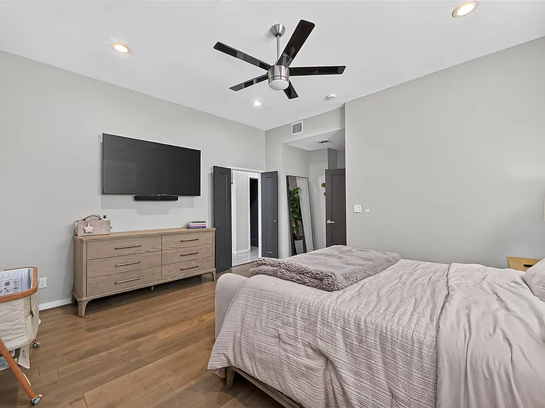 607 Memorial Heights Dr — Photo 21