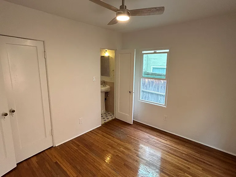 4124 Iowa St — Photo 8