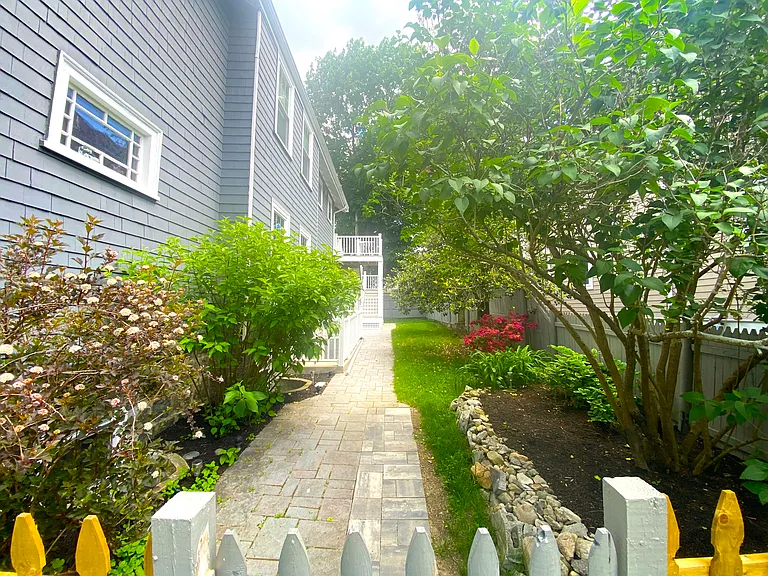 33 Knoll St #2 — Photo 18