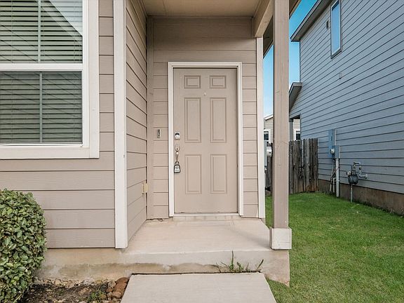 5th image of 13015 Kathleen St