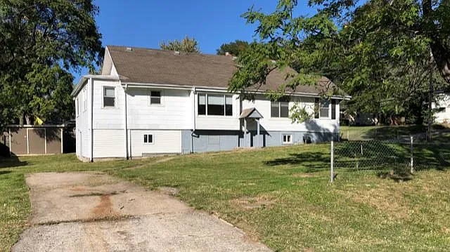 N Kiger Rd — Photo 3