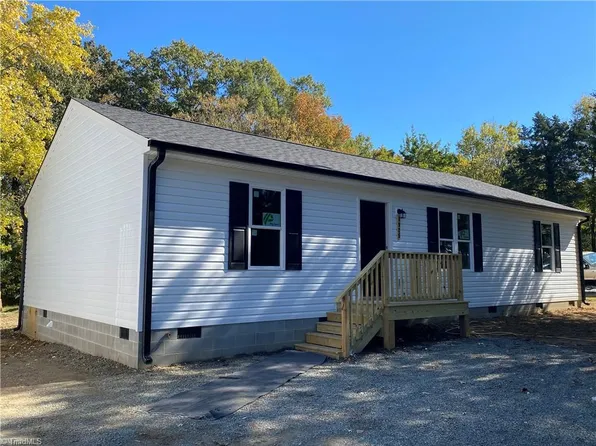 1925 Dixon Swimming Pool Rd, Burlington, NC 27217