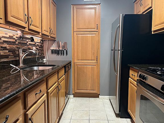 3rd image of 1259 Grant Ave APT 5B