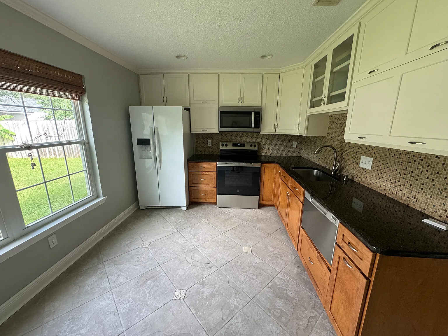 3 bed, 1068 sqft, $1,700 — Photo 3