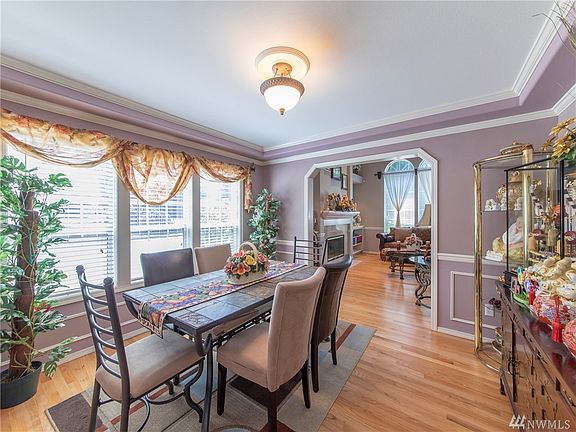 4th image of 18215 Woodbine Dr